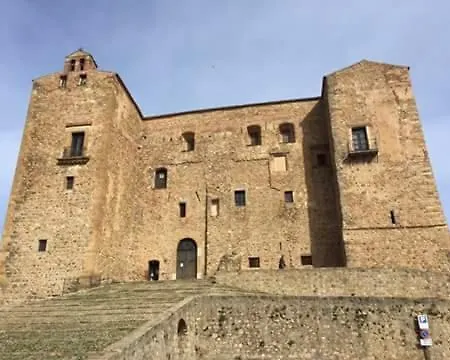 Il Cortiletto Castelbuono (Sicily)